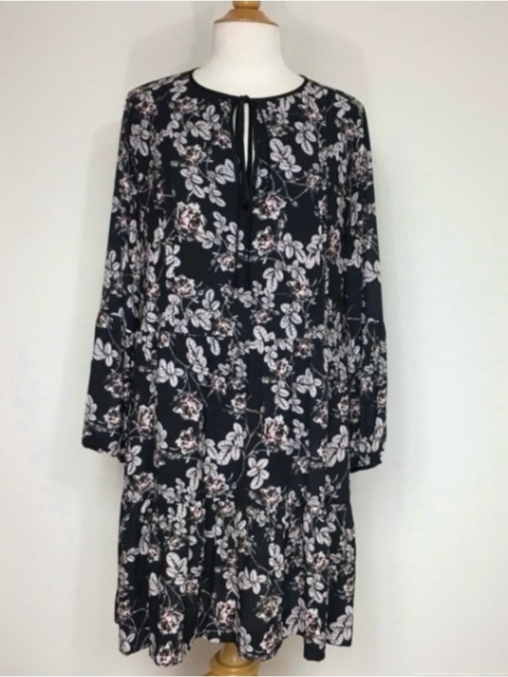 Anthropologie Erin Fetherston Womens Black Floral Tiered Drop Waist Dress Size 8